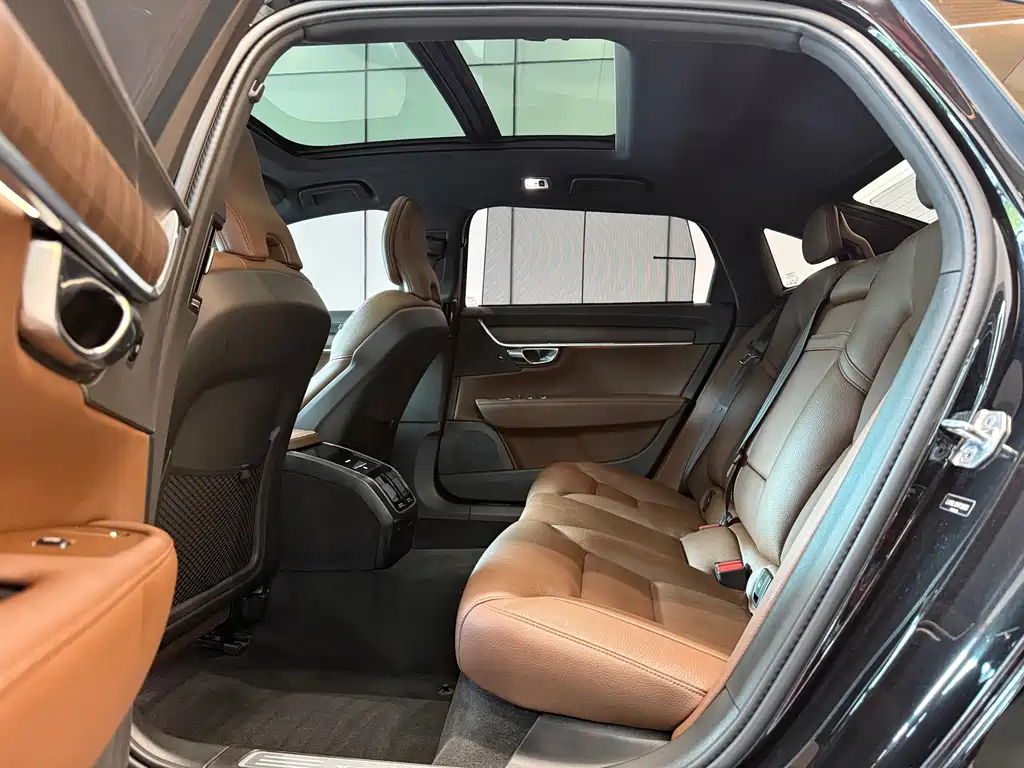 Volvo S90 — миниатюра 6