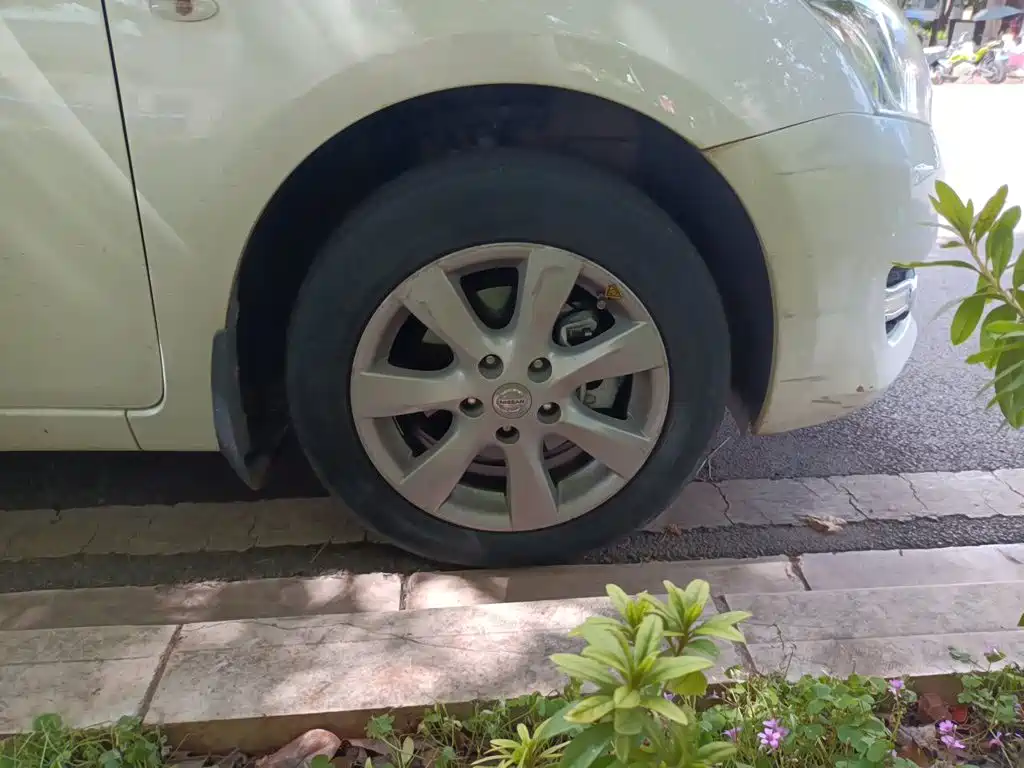 Nissan Tiida — миниатюра 24