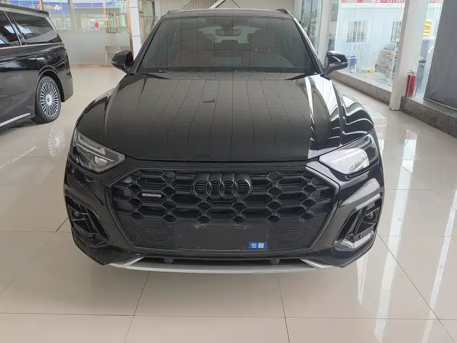 Audi Q5L — миниатюра 2