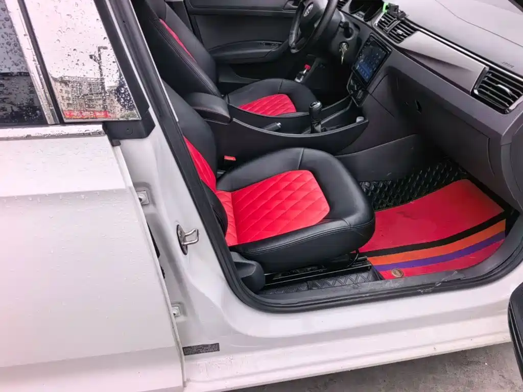 Skoda Rapid — миниатюра 25