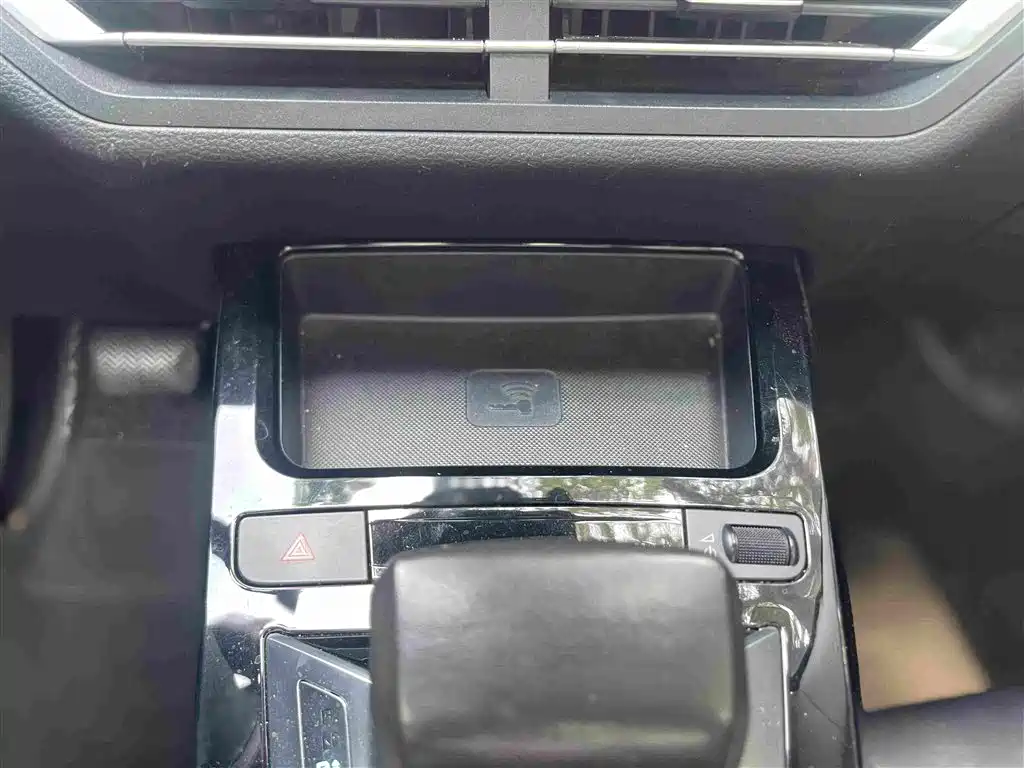 BYD Yuan EV — миниатюра 18