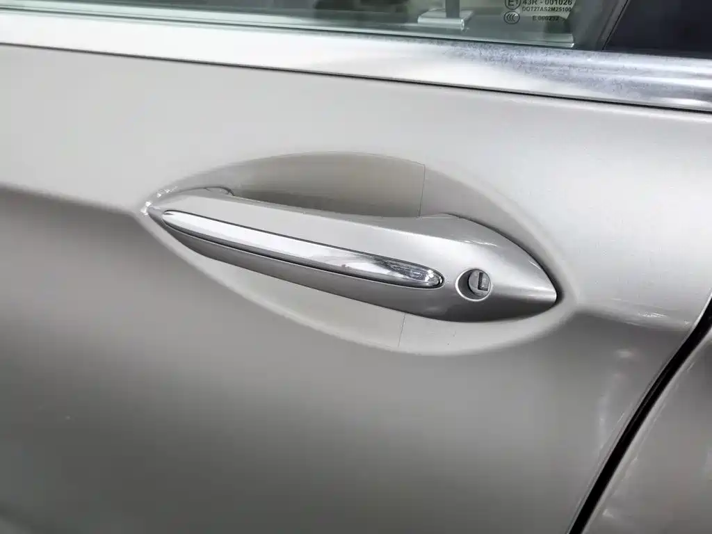 BMW 7 Series — миниатюра 18