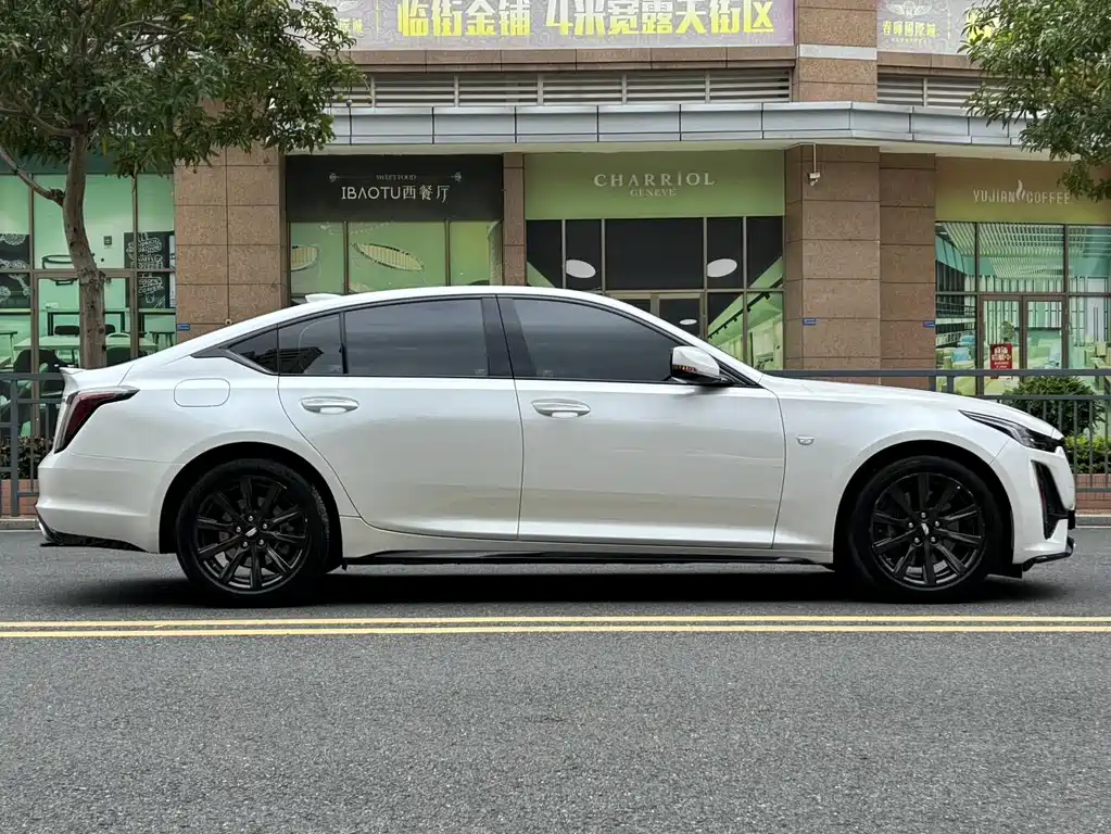 Cadillac CT5 — миниатюра 7