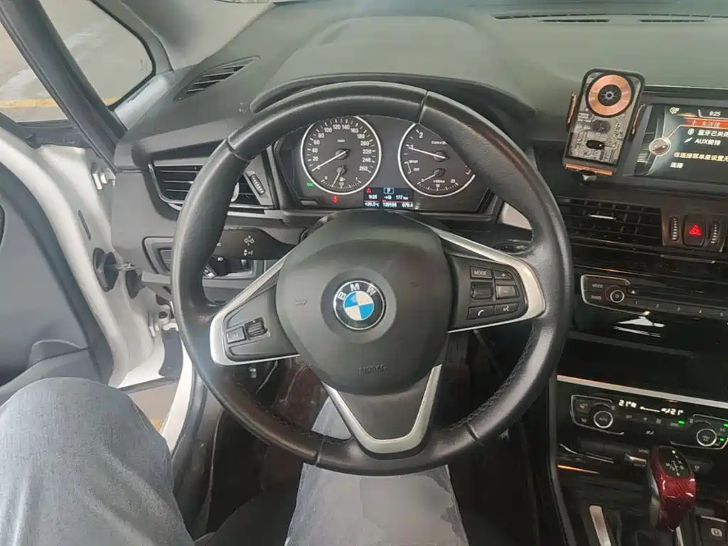 BMW 2 Series Active Tourer — миниатюра 11