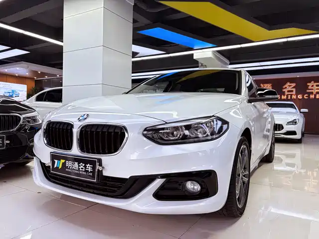 BMW 1 SERIES