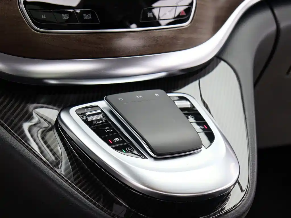 Mercedes-Benz V-Class — миниатюра 12