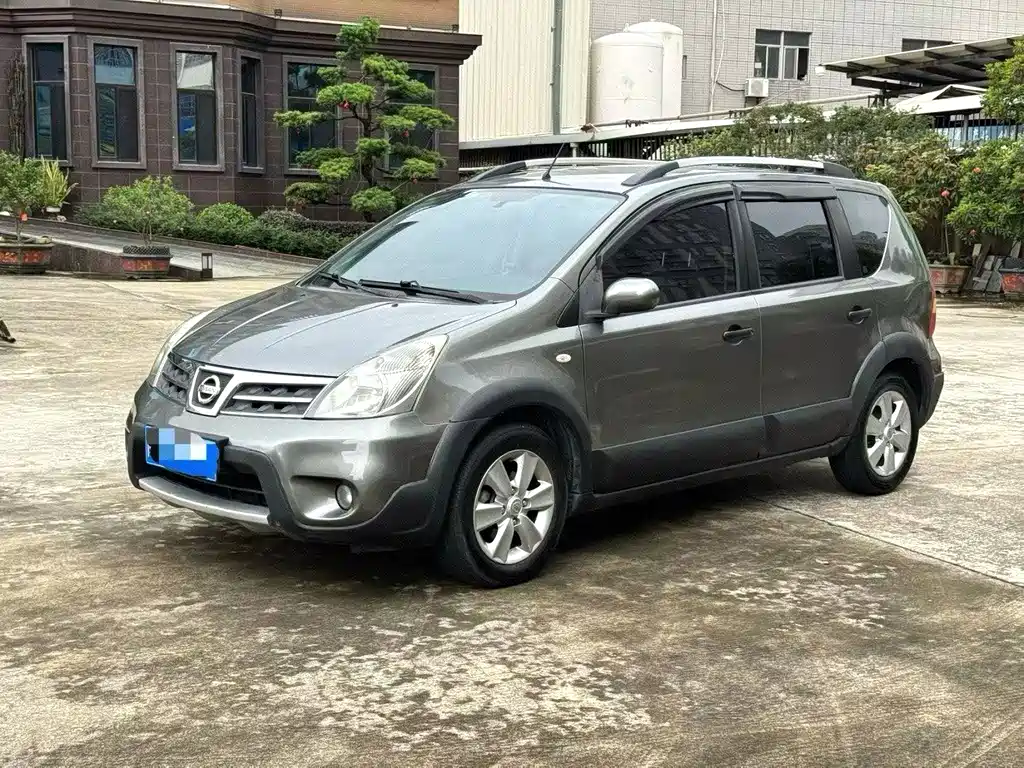 Nissan Livina