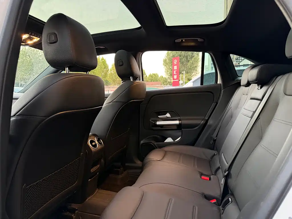 Mercedes-Benz GLA — миниатюра 8