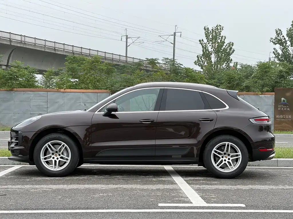 Porsche Macan — миниатюра 5