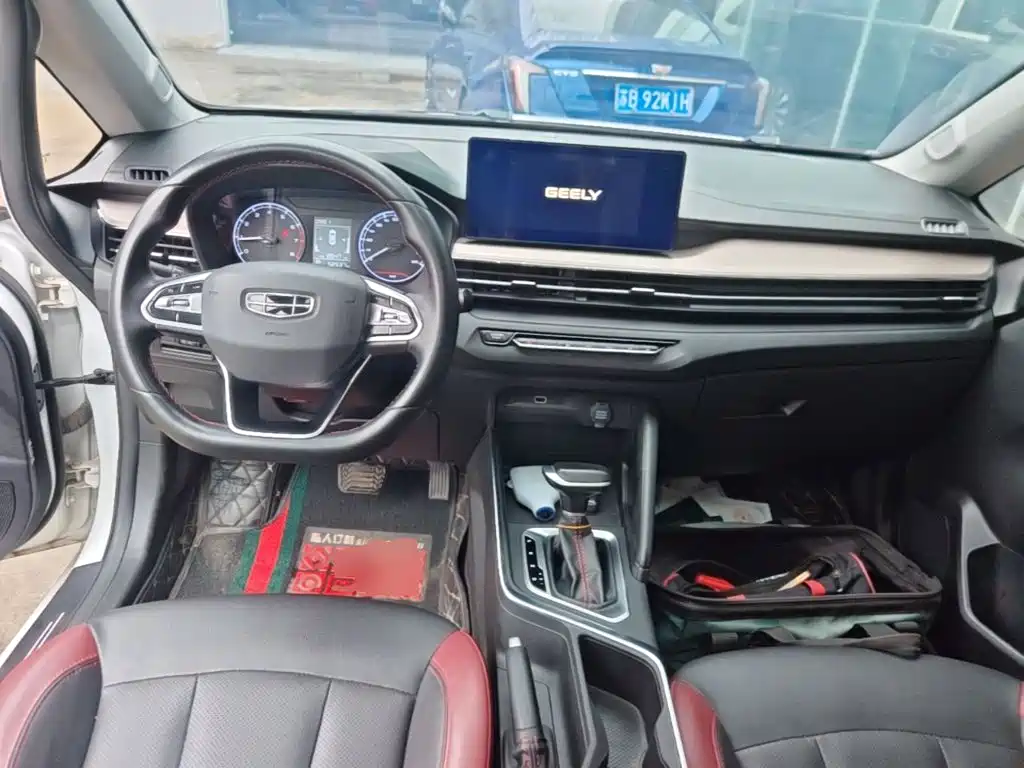 Geely Vision X3 — миниатюра 10
