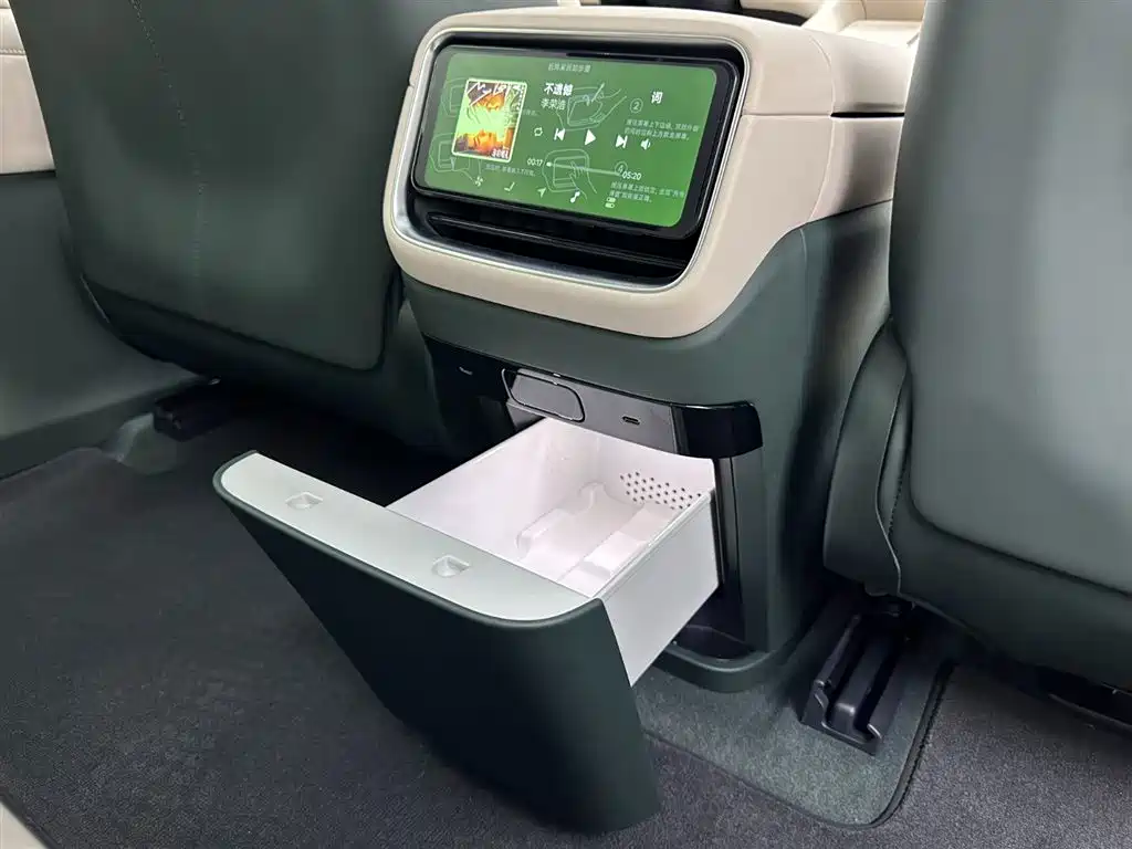 XIAOMI CAR XIAOMI YU7