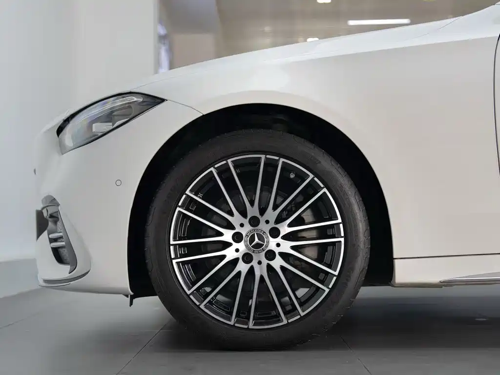 Mercedes-Benz C-Class — миниатюра 9