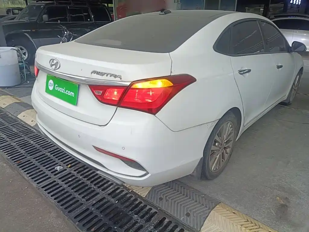 Hyundai Mistra — миниатюра 7