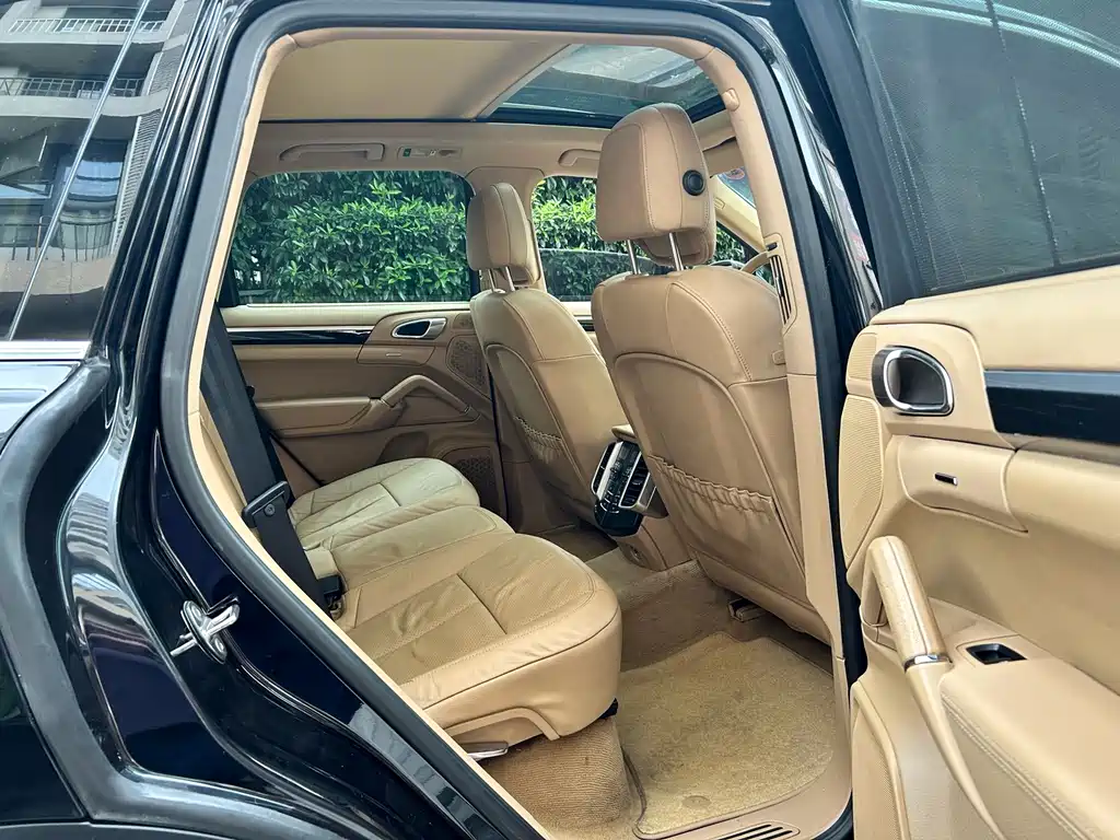 Porsche Cayenne — миниатюра 14