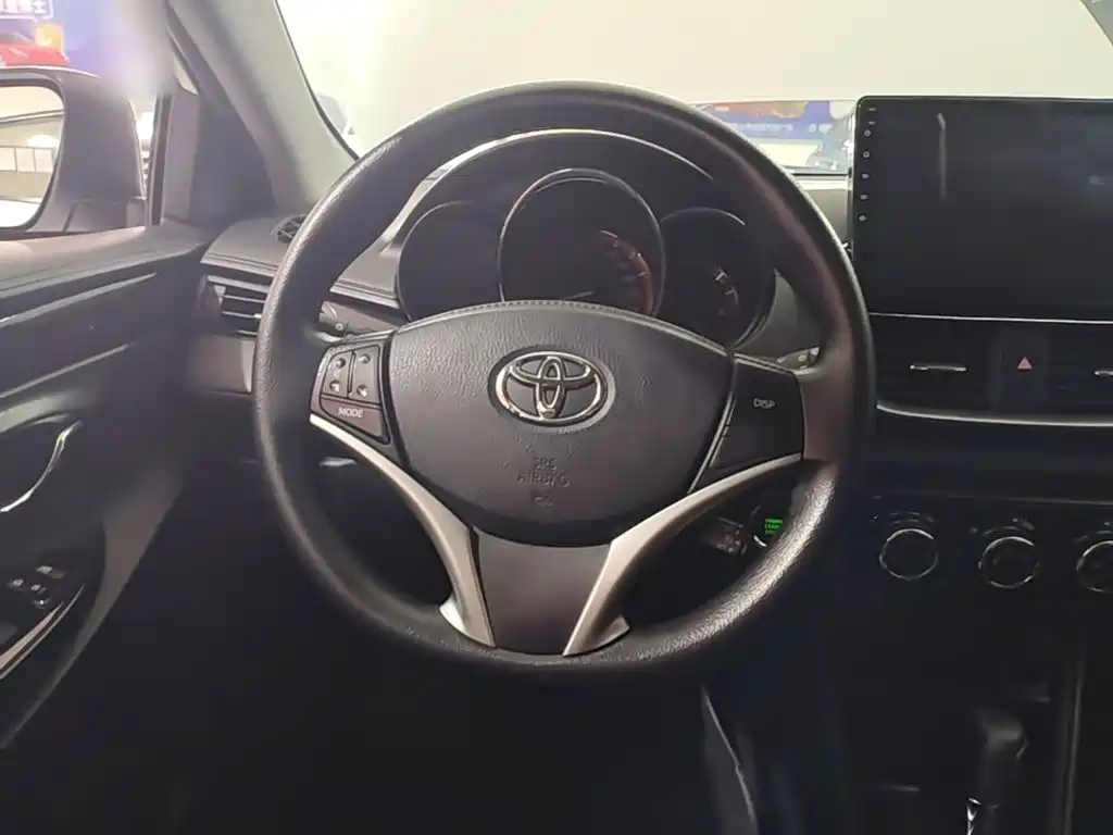 Toyota Yaris L — миниатюра 11