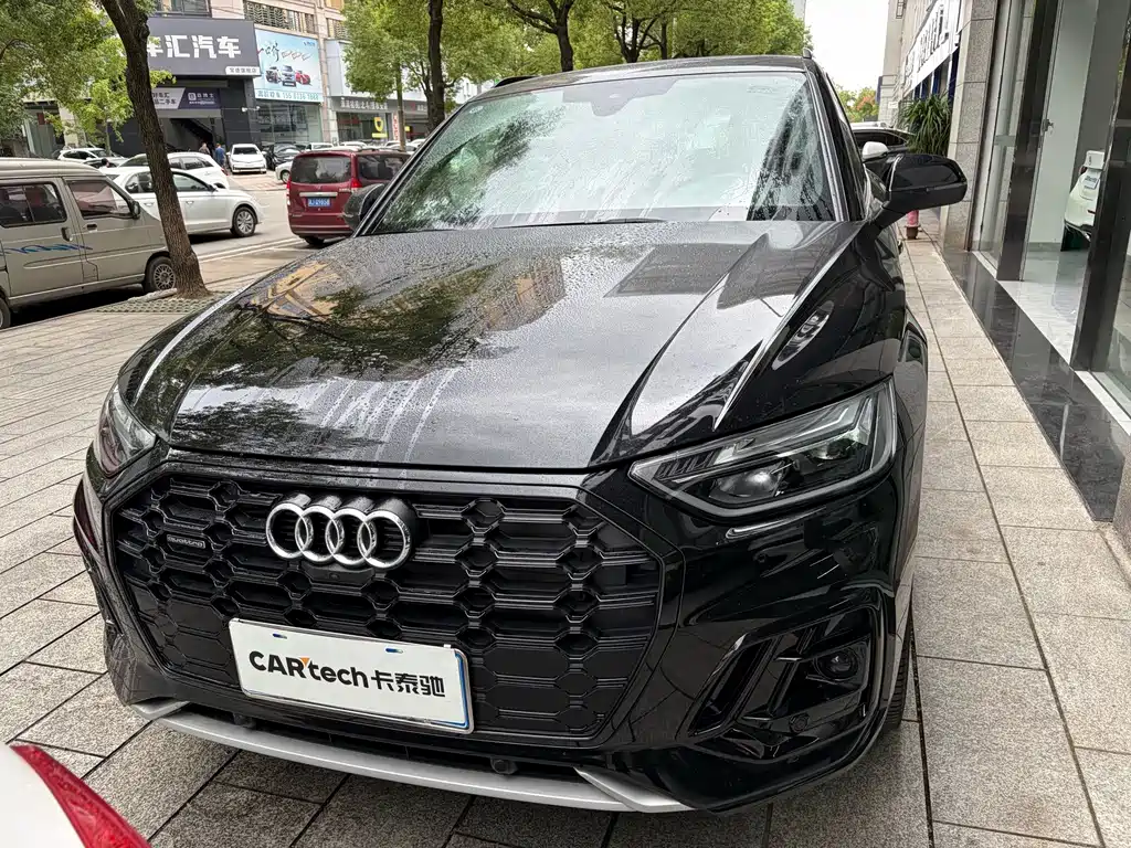 Audi Q5L — миниатюра 2