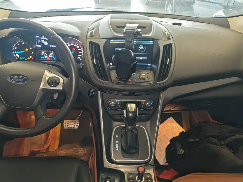 Ford Kuga — миниатюра 13