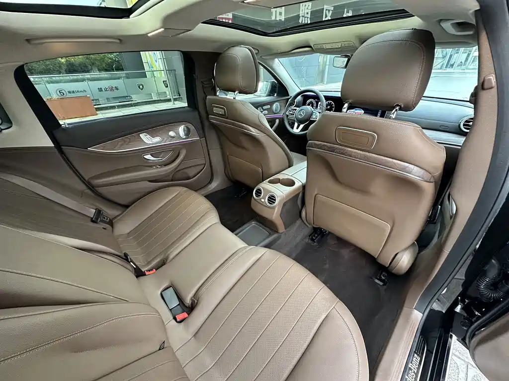 Mercedes-Benz E-Class — миниатюра 38