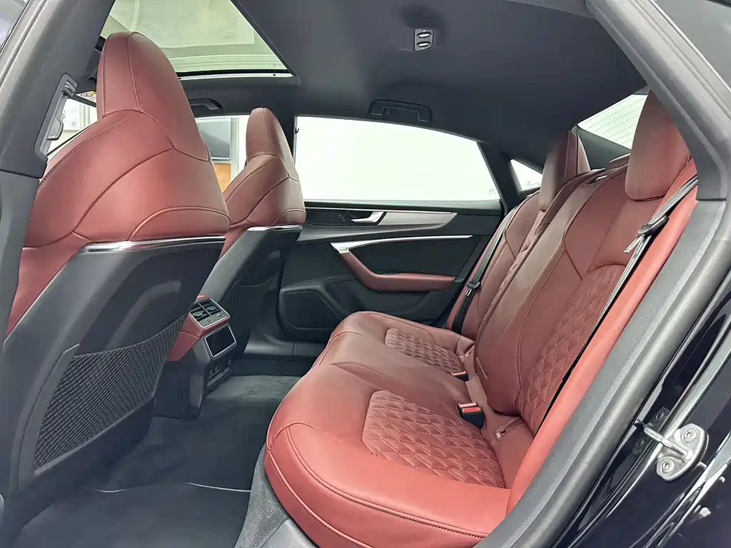 Audi A7L 2024 45 TFSI quattro