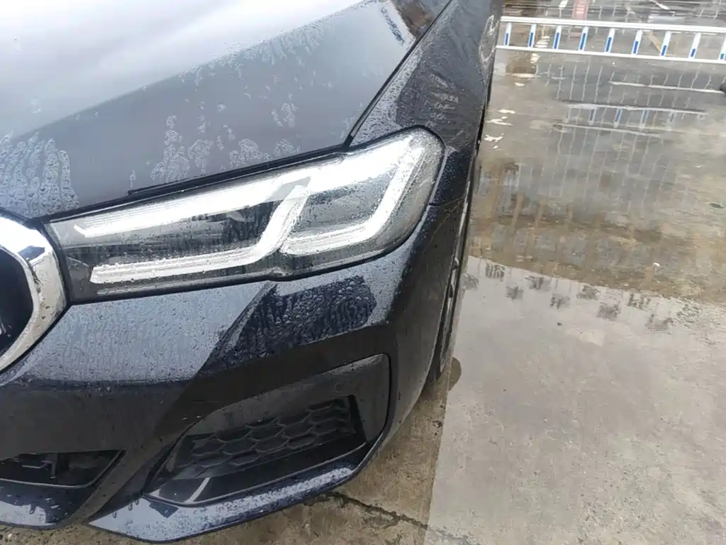 BMW 5 Series — миниатюра 24