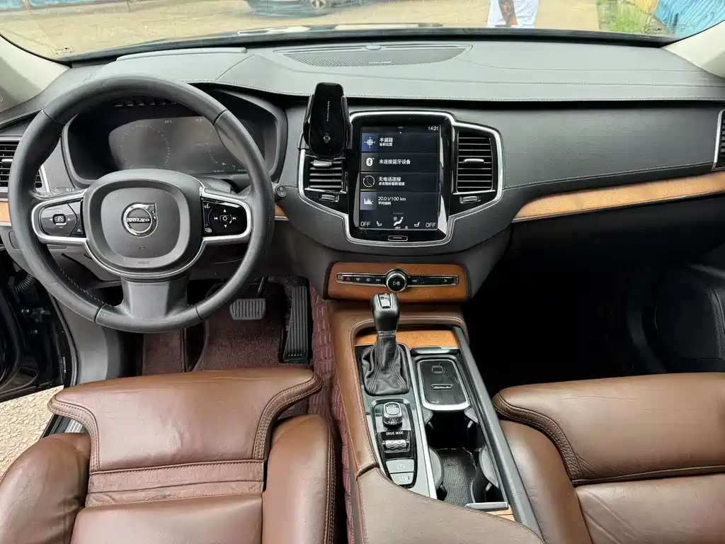 Volvo XC90 — миниатюра 5