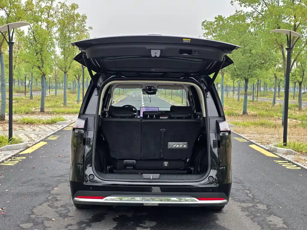 GAC Motor Trumpchi E8 PHEV — миниатюра 28
