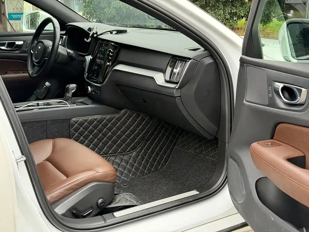 Volvo S60 — миниатюра 11