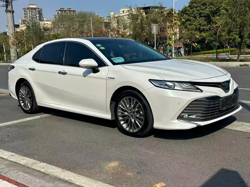 TOYOTA CAMRY