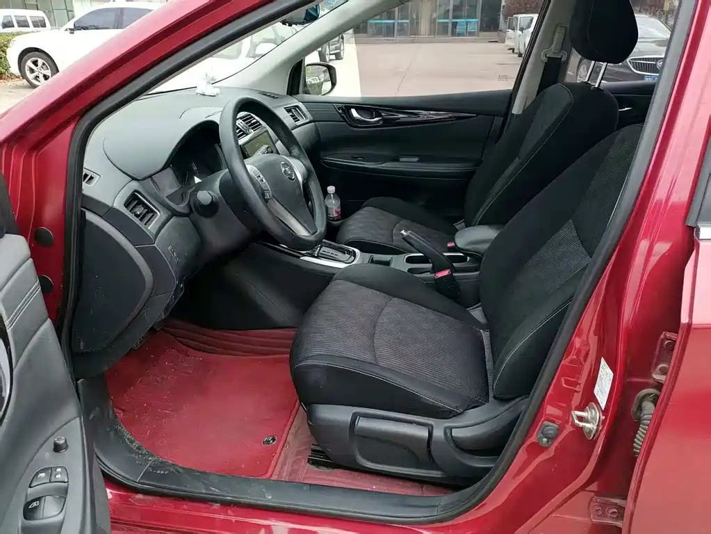 Nissan Tiida — миниатюра 7