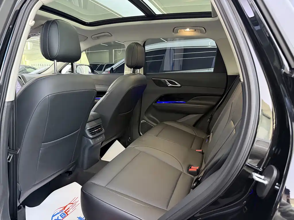 Hongqi Hongqi HS3 PHEV — миниатюра 7