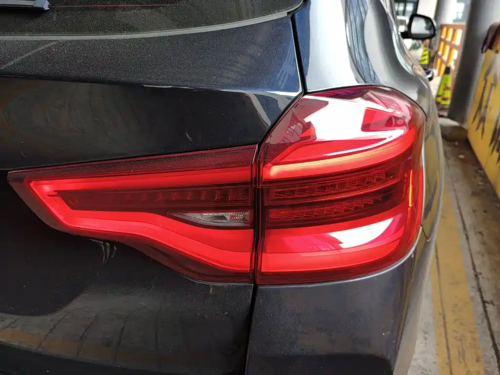 BMW iX3 — миниатюра 8