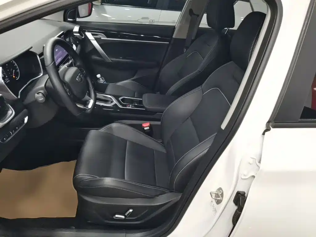 Geely Binyue — миниатюра 15
