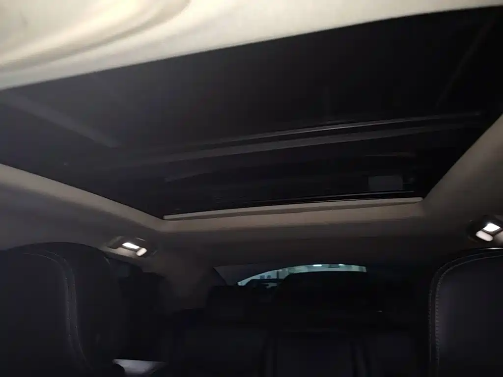 Cadillac XTS — миниатюра 18