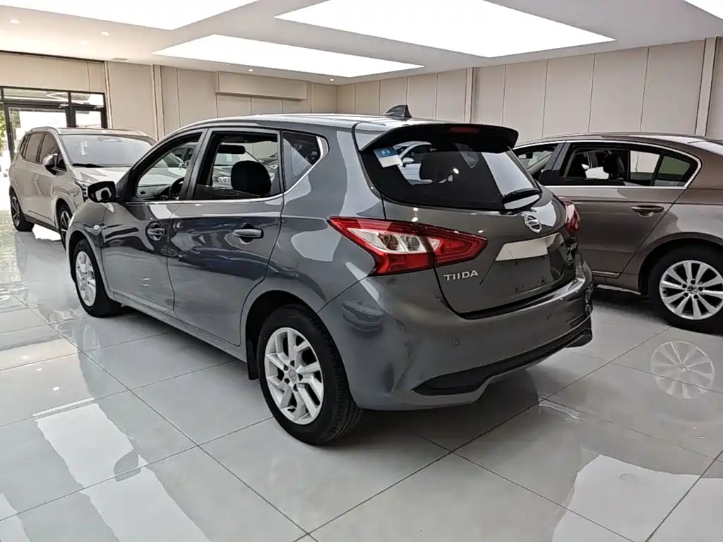 Nissan Tiida 2021 1.6L CVT