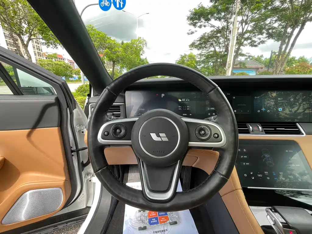 Li Auto ONE 2020 6 мест