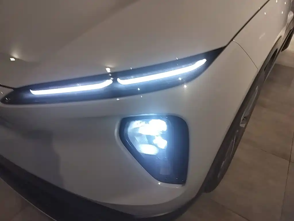 NIO ES6 — миниатюра 24