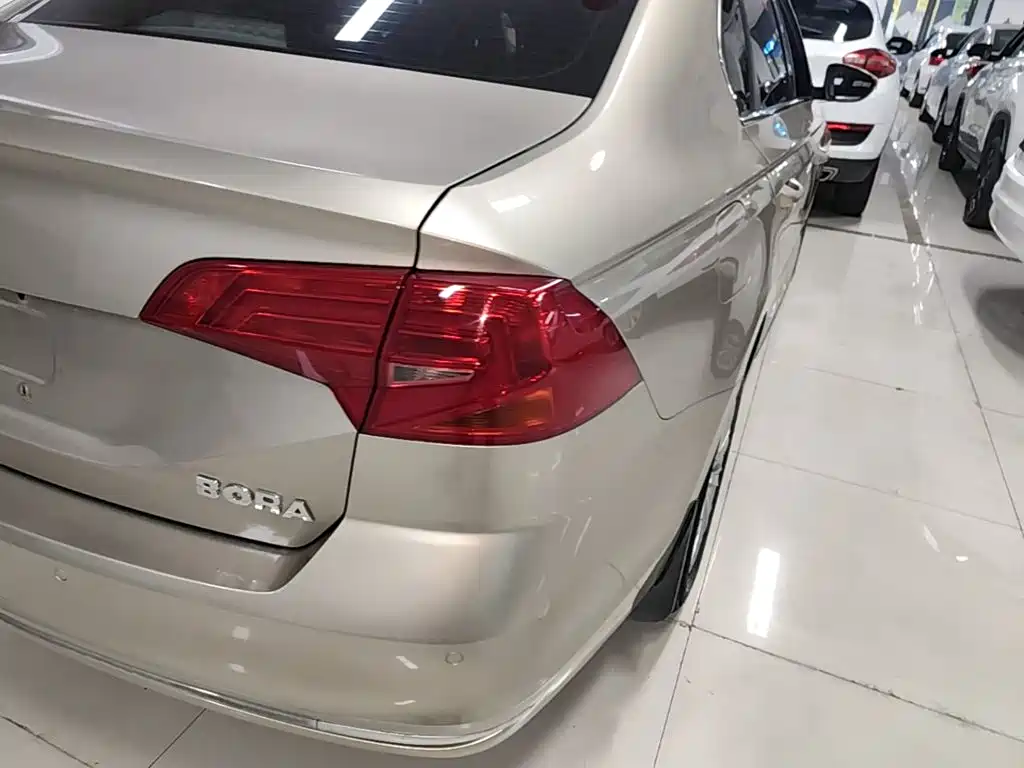 Volkswagen Bora — миниатюра 8