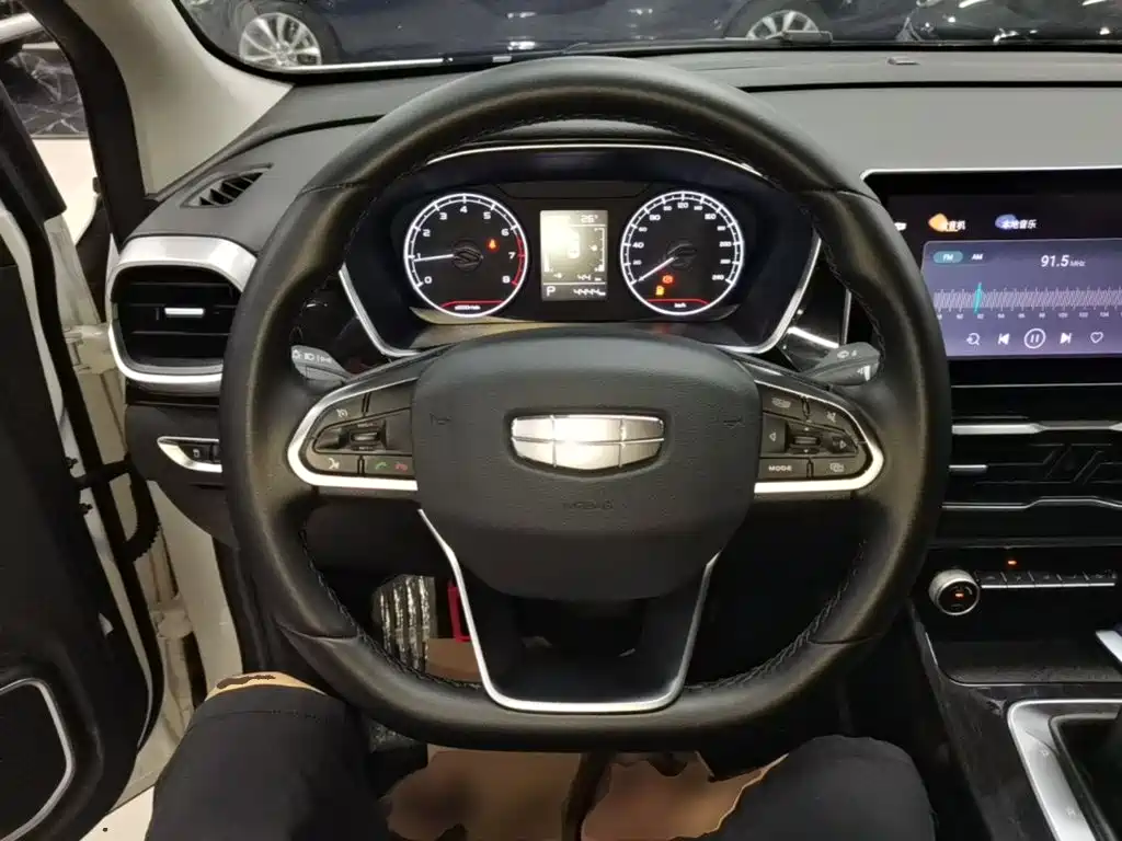 Geely Binyue — миниатюра 11