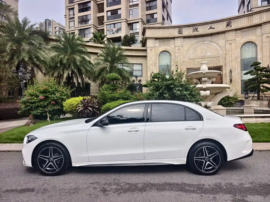 Mercedes-Benz C-Class — миниатюра 4