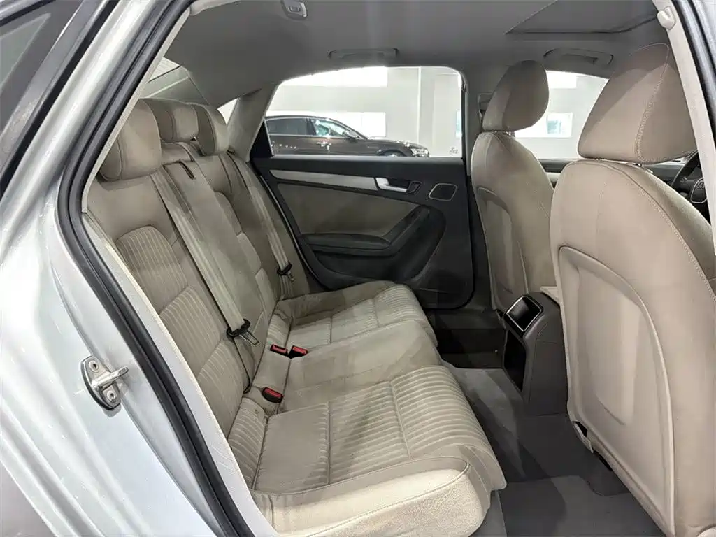 Audi A4L — миниатюра 7