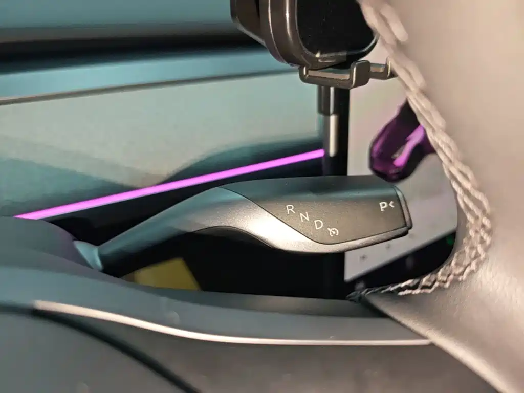 Tesla Model Y — миниатюра 14