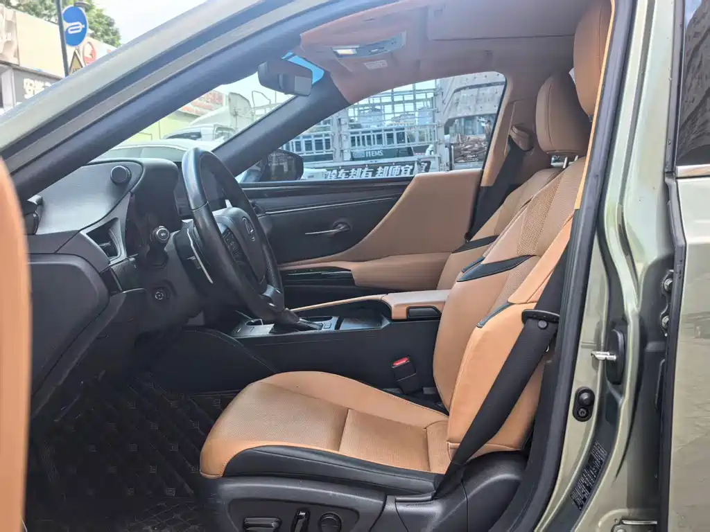 Lexus ES — миниатюра 7