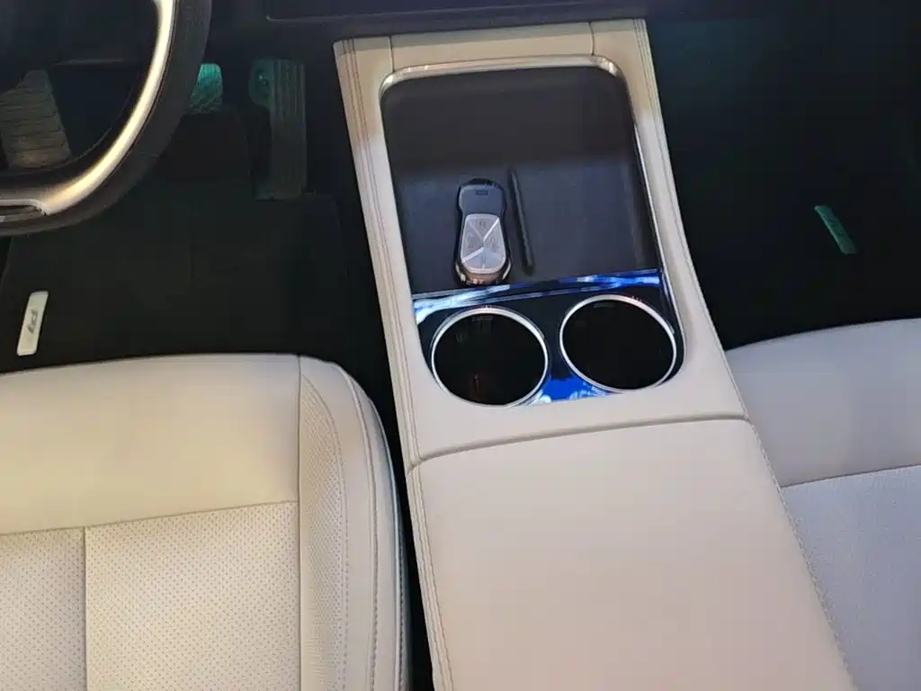 XPeng P7 — миниатюра 14