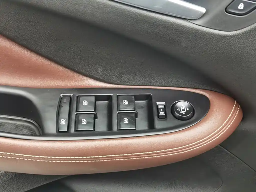 Buick Envision Plus — миниатюра 9