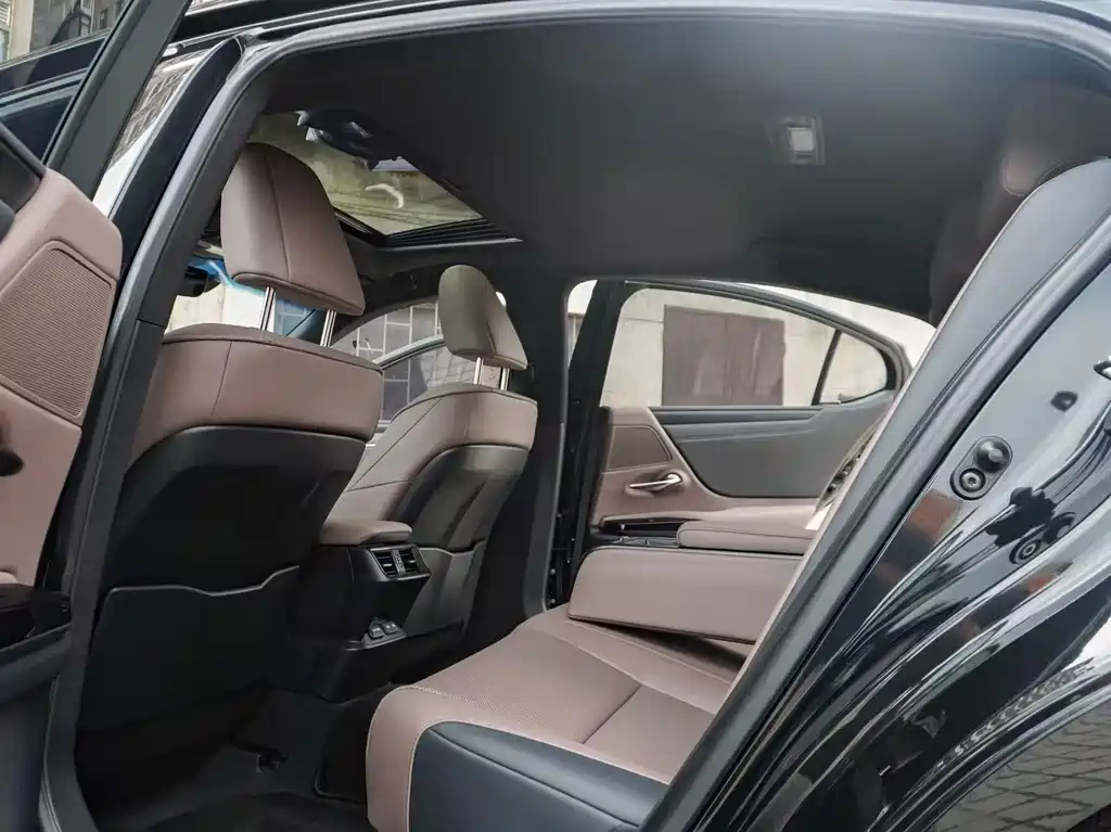 Lexus ES — миниатюра 25