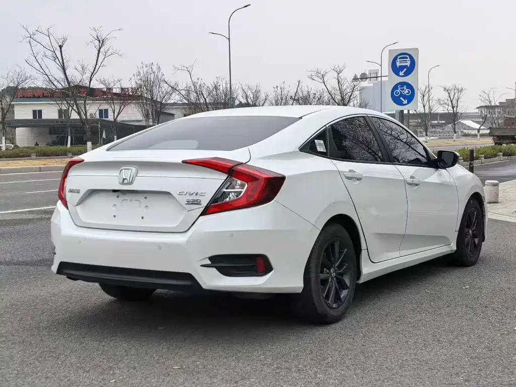 Honda Civic — миниатюра 8