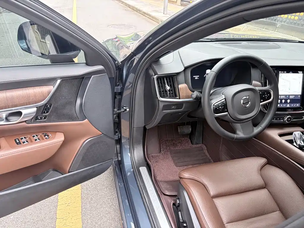 Volvo S90 — миниатюра 11