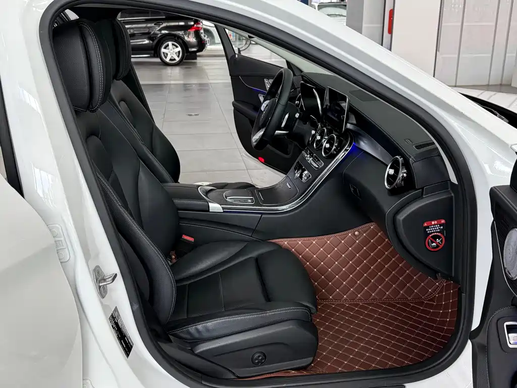 Mercedes-Benz C-Class — миниатюра 11