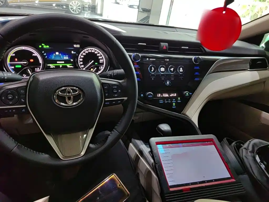 Toyota Camry — миниатюра 10