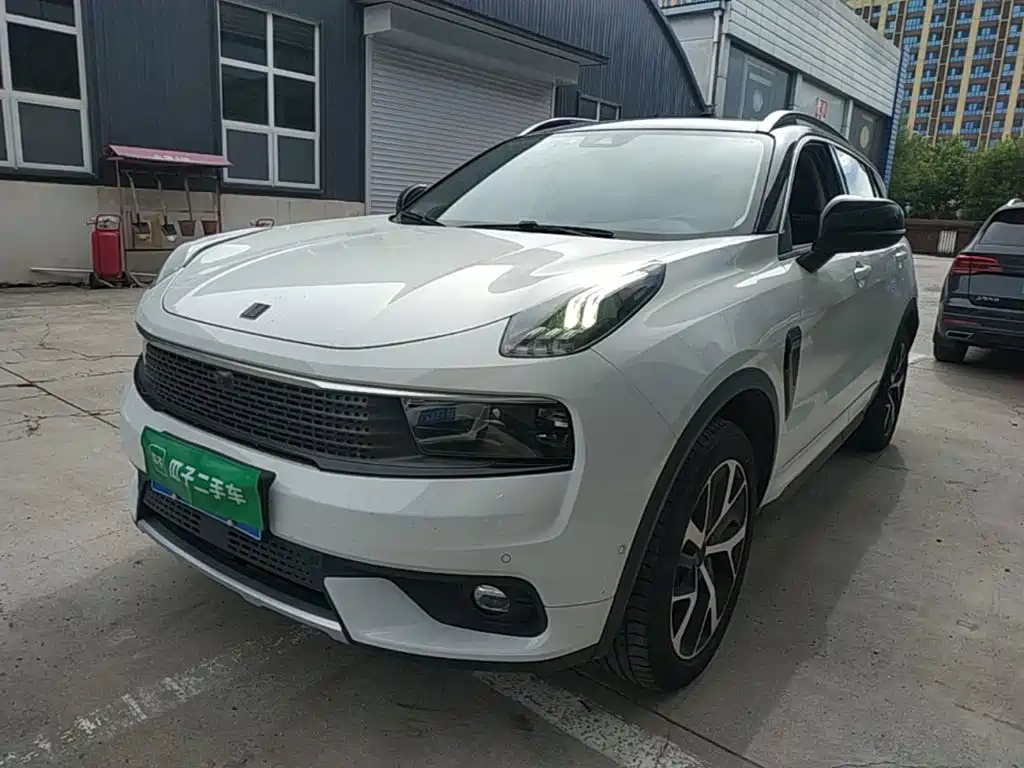 Lynk & Co 01 — миниатюра 2